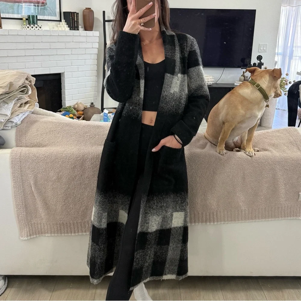 The Limited Sweater Coat in Black Ombré - Picture 6 of 7